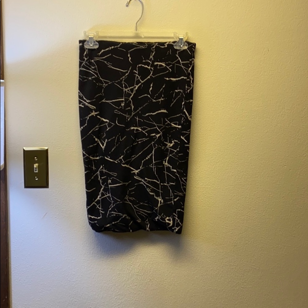 Black light pattern pencil skirt
